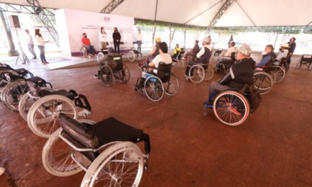 Entrega DIF Estatal de Tlaxcala sillas de ruedas activas